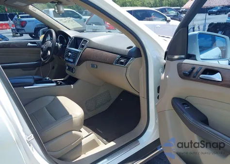 2015 Mercedes-Benz Ml 350 z USA, uszkodzony, nr VIN 4JGDA5JB9FA584344